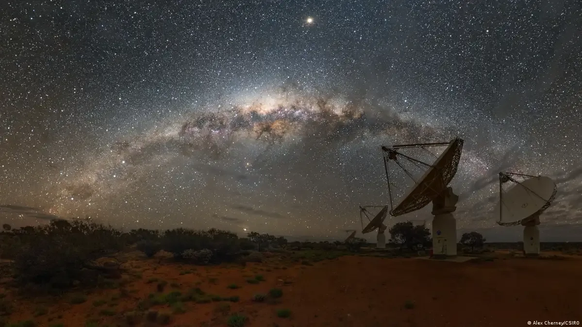 Astrónomos Descifran una Señal Cósmica Enigmática Clave